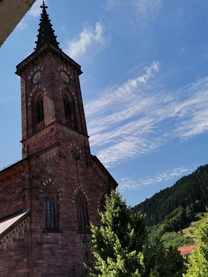 Weisenbach Hotel Gruener Baum - Hotel Im Murgtal, Schwarzwald מראה חיצוני תמונה